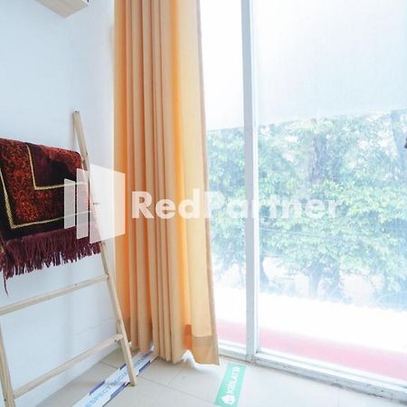 Eascot Hotel Mitra Reddoorz Yakarta Exterior foto
