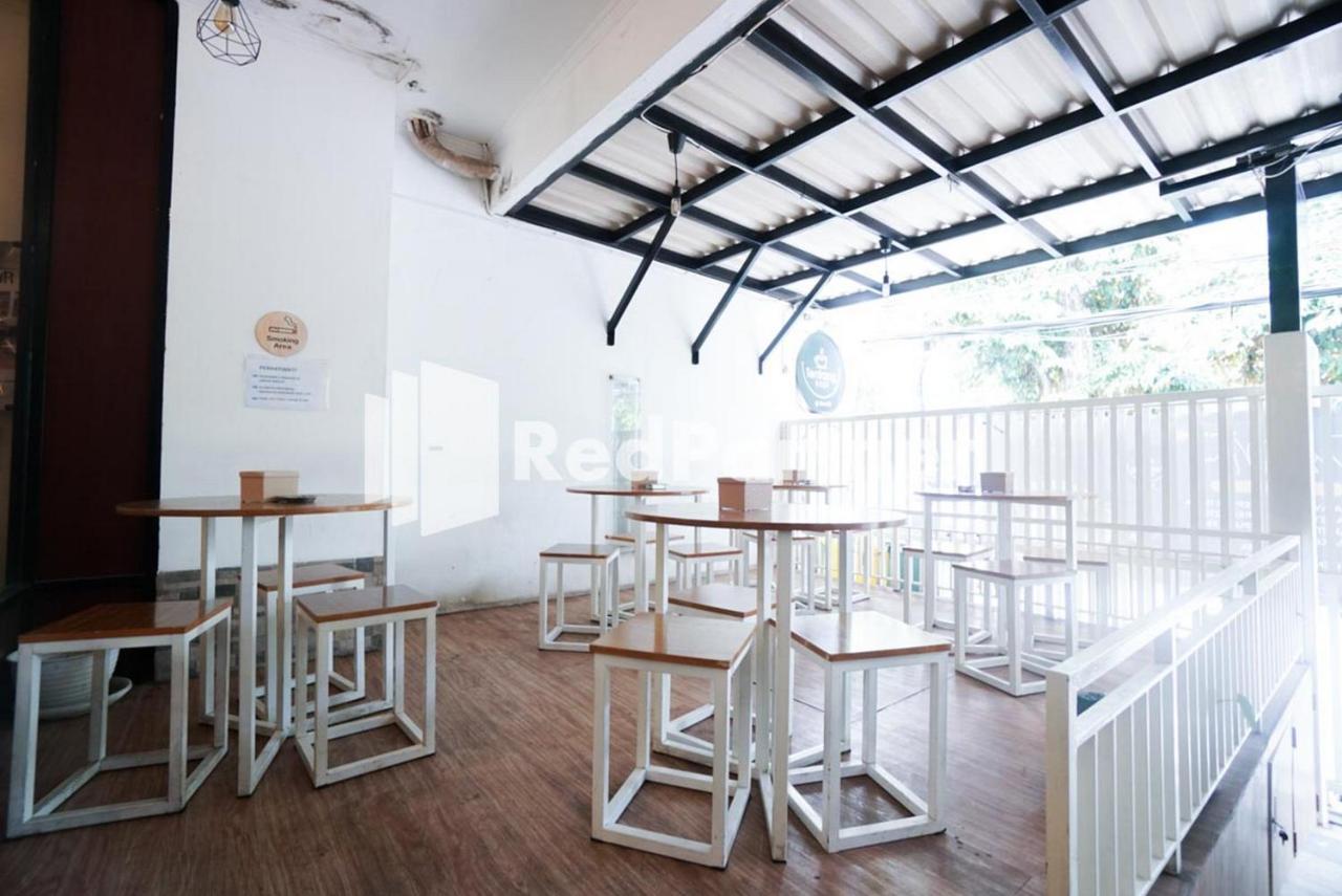 Eascot Hotel Mitra Reddoorz Yakarta Exterior foto