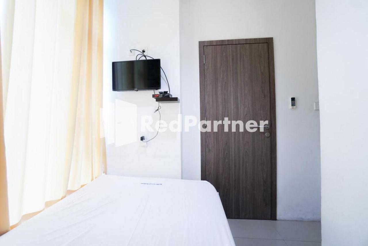 Eascot Hotel Mitra Reddoorz Yakarta Exterior foto