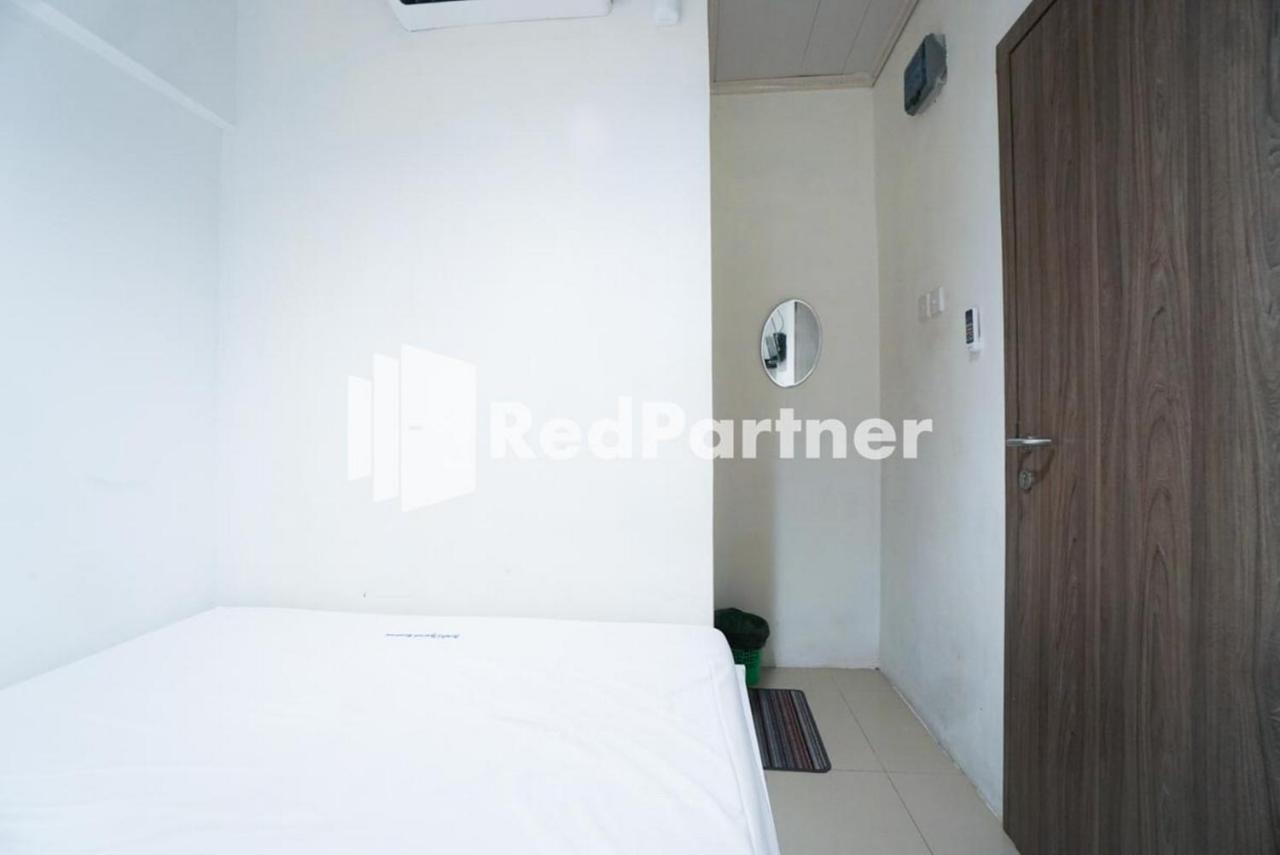 Eascot Hotel Mitra Reddoorz Yakarta Exterior foto